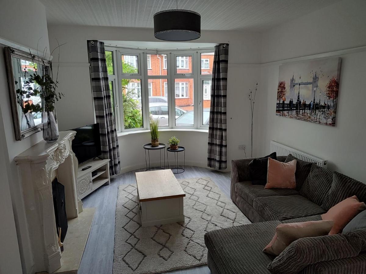 Wavertree Drive 3 Bed Contractor Home In Leicester Eksteriør billede