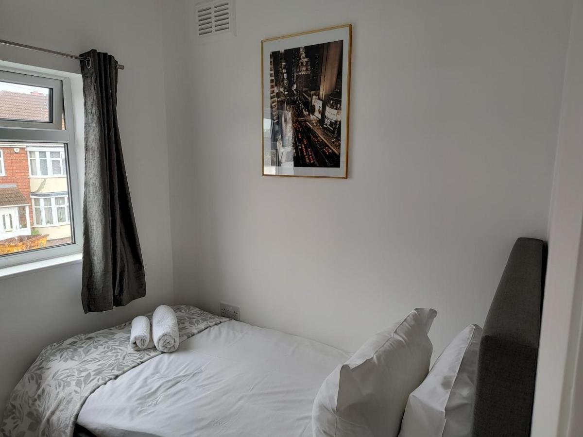 Wavertree Drive 3 Bed Contractor Home In Leicester Eksteriør billede